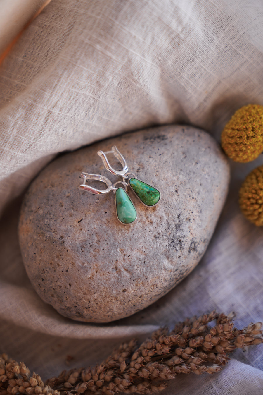 Horseshoe Drops in Emerald Valley Turquoise