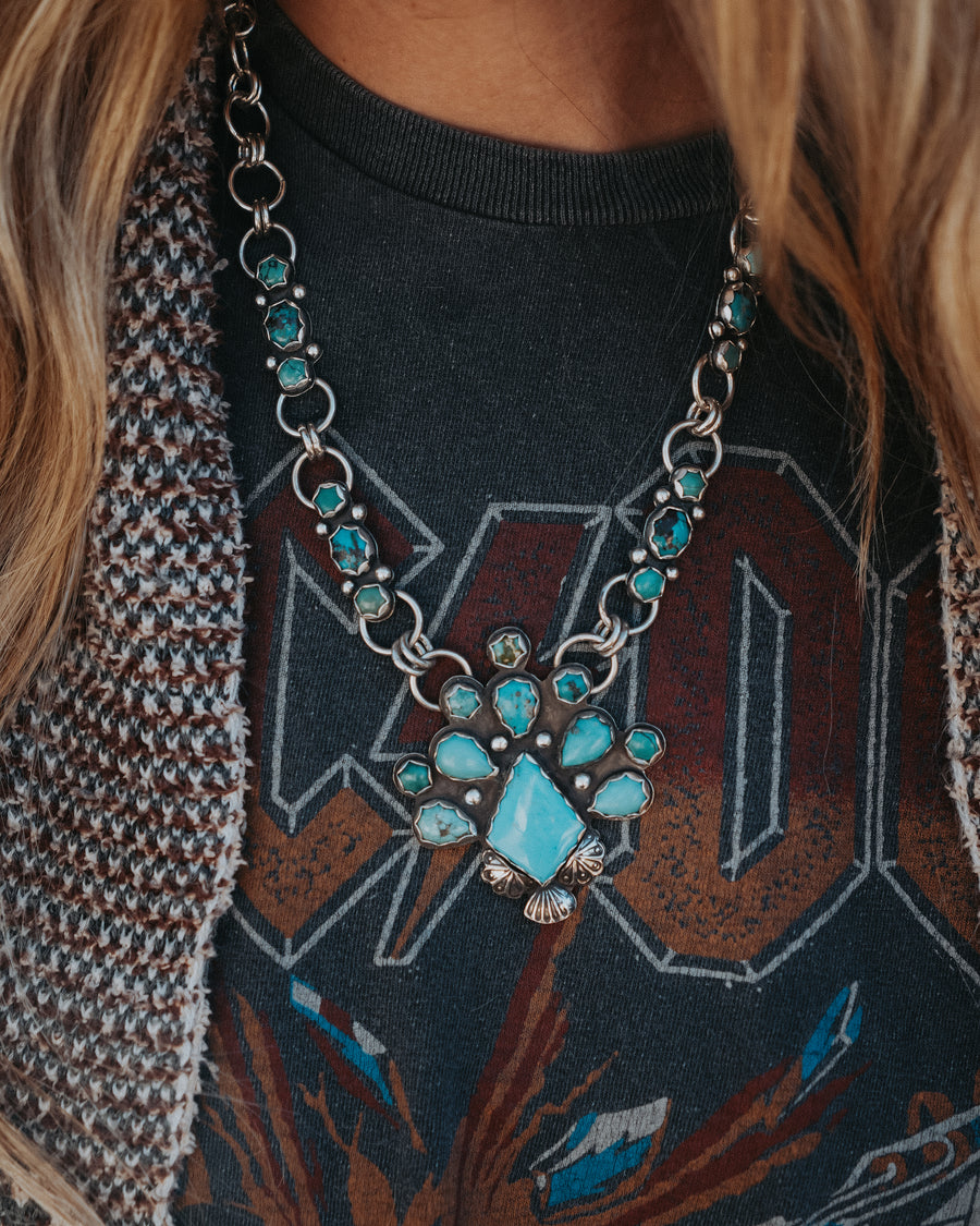 Statement Necklace in Campitos & Hubei Turquoise