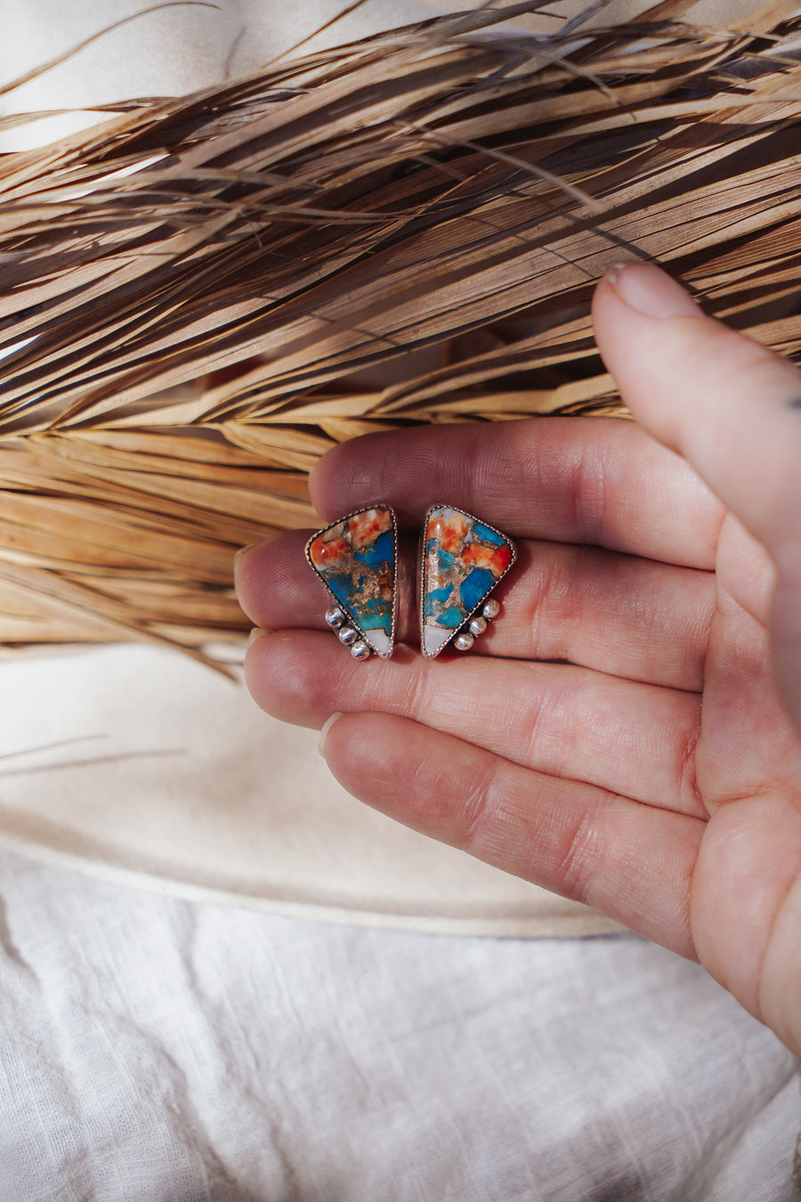 Lacuna Studs in Spiny Oyster & Kingman Turquoise