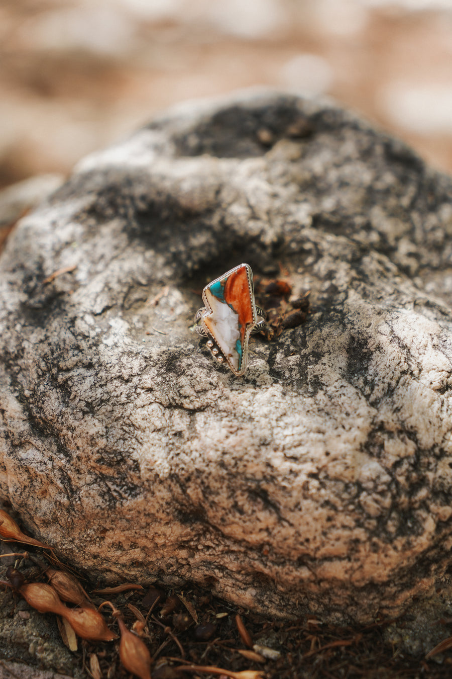 Bolt Ring in Spiny Oyster with Turquoise (size 9)