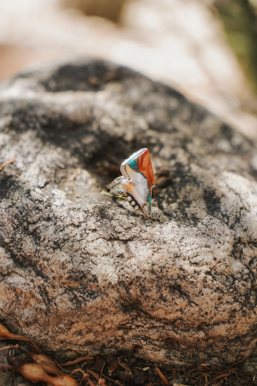 Bolt Ring in Spiny Oyster with Turquoise (size 9)