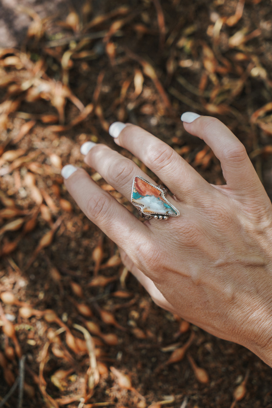 Bolt Ring in Spiny Oyster with Turquoise (size 9)